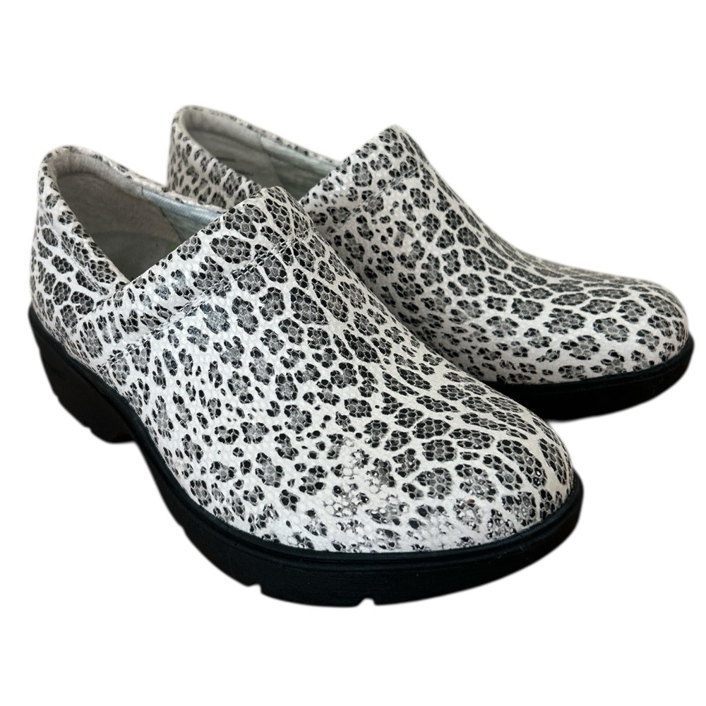 Align Inya White Leopard Nurse Mate Comfort Footwear Mules Clogs Slip On Shoes